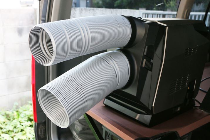 uEcoFlow Wavevɂ͖{̂oMro邽߂̃_Ngi㑤jƁAC荞ނ߂̃_NgijtĂB_Ng̑݊Ã_Ng̒a13cmÃ_Ng16cmƁAʓIȃTCYBtƂ́At̃Jo[Ƀ_Ng𑕒Ė{̔wʂɃZbg邾Ȃ̂ŊȒPBȂAzCp̃_Ng͎gpꏊɂĂ͎tɎgpĂOKƂ