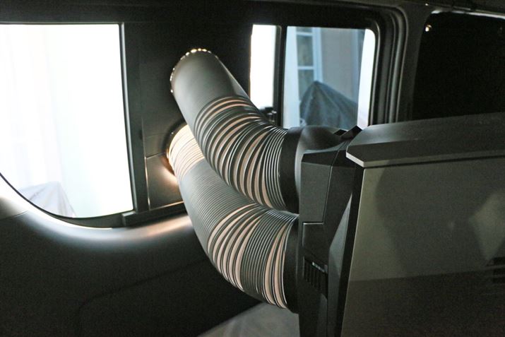 Ƃ́A_NgtJo[Ƀ_Ng𑕒A{̂ɃZbgB삵Jo[AEChEɂ͂ߍ߂Ώ