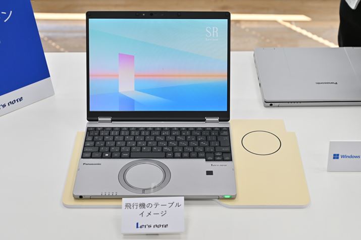 s@̊eȂɗpӂĂe[ȕɂuBtfBXvĆAubcm[gv炵ArWlX{₷c̉3Fc2䗦ỉ摜̃f̓J[OCJ[j