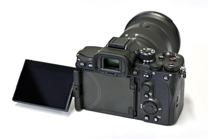 j^[ɊJăoAOtƂĂp\BqW݂͌}Ȃ獂SmۂĂ