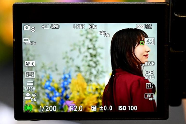 ̔FEǔ傫サĂAȂȂMM܂ŒǂĂ