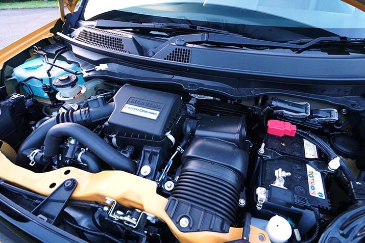 rCʂ̏ȌyԂ͊{IɁu]^GWvȂ̂ŁAMT𑀍삷Ӗy₷Ƃbg܂