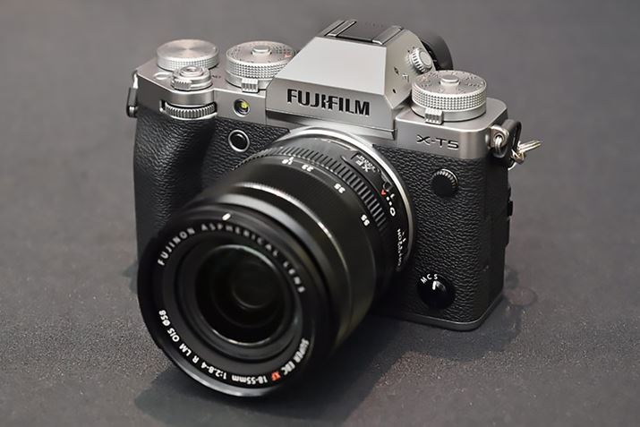 uX-TV[Yv̏]fƓlAJ[oG[VƂăVo[pӂ