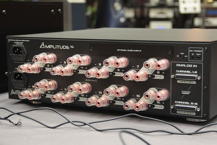 uAmplitude 16v̔wʃplBڑ25sD-sub[quDB25v2nōsB2chƂBTLڑ\ŁȀꍇ̒io͂800Wi8jB2n̓dKvȂƂɒ