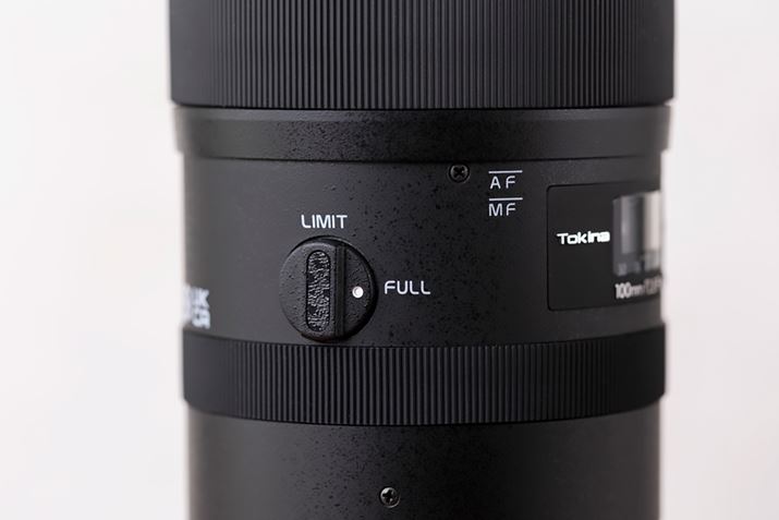 tH[JXO̓𐧌tH[JX~b^[𓋍ځBuLIMITvɂƁAtH[JXʒuɉāA0.38m܂ŁA܂͖0.37mŒZ0.3m܂ł͈̔͂ō쓮悤ɂȂBAF̃Xs[hオAX[Yȃsg킹ł@\