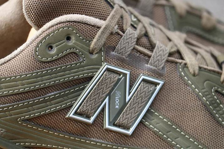 yʐ^zAbp[̑O̓pl؂ւł͂Ȃׂp[c𒣂菄点邱ƂŁAwȂۂɂ⋭ƋȐaȂ܂ yʐ^zV[^ɂ́AuNBv̕ƁuRUNNINGv̕肰Ȃ^Ă܂ yʐ^zTChNSƃV[[X[v̉uN LOCKiGkbNjvIBXeb`ANZgY܂