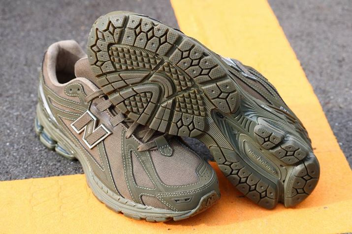 yʐ^zc[Oɂ́Au860vu2002RvƂߔN̐lCfƓ^Cṽ\[jbg̗p yʐ^zC\[́uOrthoLiteiI[\CgjvBʋC悭A̎C𓦂Ă邤yʁB܂NbV͎܂ yʐ^zuNduranceiGkfXjv𓋍ڂAEg\[́AGɐ݌vꂽgbhp^[܂ăObv͂ґI