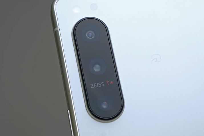 ]J̏œ_ɉāAuXperia 1 IVvɓڂAF@\̕⏕ƂĎg3D iToFZT[Ȃ߁AAF\ɂႢ