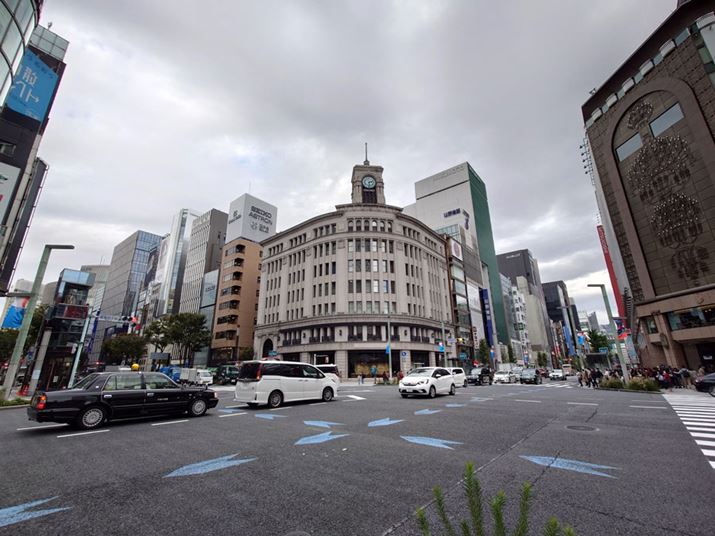 16mm̒LpƂȂ\}CɍLBnCGh@炵AJƂ̐F̃ocLڗȂB\}ӂ̃mCY◬̓~hWNXiiɏȂ