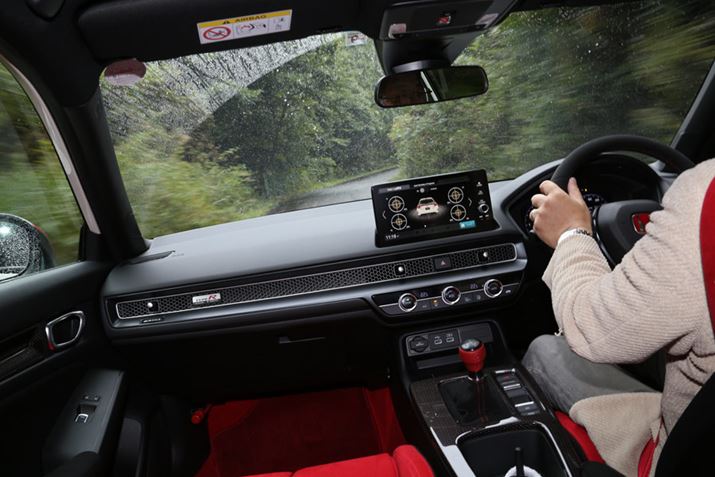 uVrbN^CvRv́AGčrꂽHʂƂłĂA4ւƃObvȂR[i[OĂ