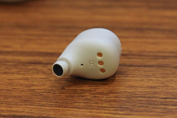 hCo[wʂ̌́A{̓ɂBuRv̍̕