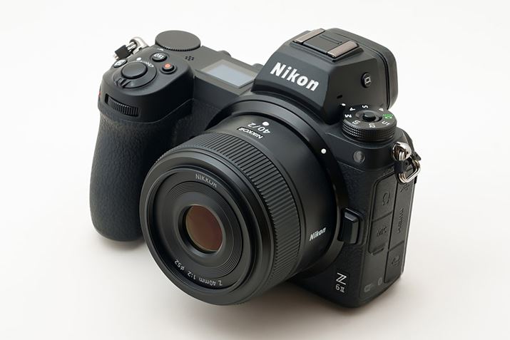 œ_40mm̒Pœ_Y̗AjŔuNIKKOR Z 40mm f/2v