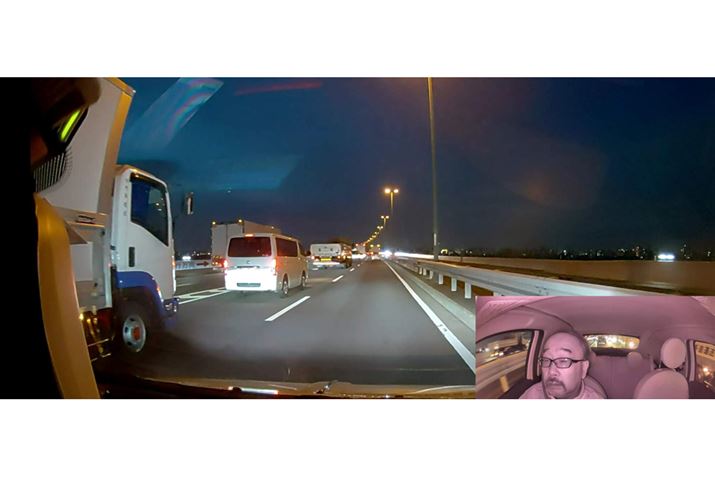 hR͖ԂłNAEɂ̓AJ̉摜\\BỎfւ邱Ƃł܂