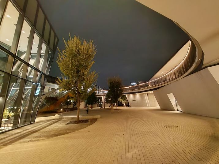 Ɠ\}LpJŎBeB15mm̏œ_𐶂č\}Ɏ܂󒆉L̂Ŕ͂BAWJƊx\قȂ邽߁Aו̉𑜊͂قǂقǎBeʐ^i4096×3072A1.47MBj