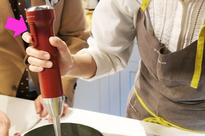 u[h͓{^ĂԂ]dlłAۂɎRƎw镔ɓ{^̂Ŏg₷ہB2铮{^̓AオᑬAł