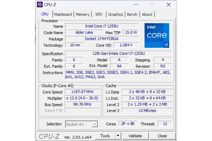 CPȔ擾łuCPU-Zv̌ʁBTDP15WŐ\ƌgѐ̃oX̂ƂꂽCPU