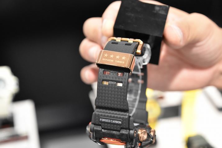 Vɂ́u40v\X^[}[N󂷂ȂǁAXyVfɂӂ킵dlɎdオĂ