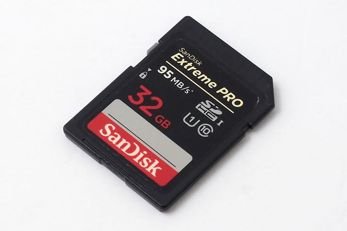 Gg[i3jUHS-IΉSDHCJ[hiTfBXNjBǂݎ葬x͍ő95MB/bB̎gĂSD[J[hŁA͎gĂ܂