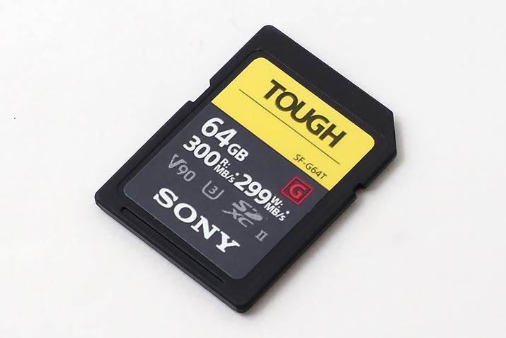 Gg[i2j͓\j[́uSF-G64TvBUHS-II ΉSDXCJ[hŁAǂݎ葬x͍ő300MB/bƁASDJ[hƂĂ̓gbvNX̑xւ܂