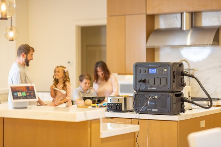 オCo[^[uBLUETTI AC500vŁAobe[́uBLUETTI B300Sv