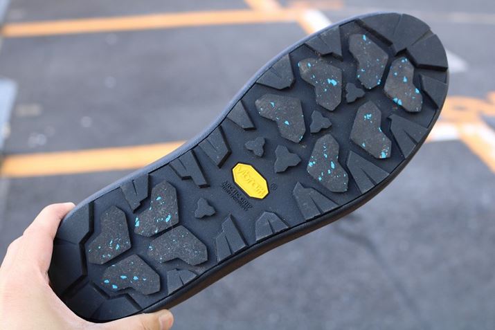 yʐ^zC\[ɂ́uOrthoLiteiI[\Cgjv̕vgBʋC悭A̎C𓦂ĂČyʁANbV͎ yʐ^zAEg\[ɂ́uVibram ARCTIC GRIPiBuEA[NeBbNObvjv̗pB}CiX20łdAׂˋNt̃OiʕjԂƔGꂽԂǂ̕XłAC͂𗘗pĈ肵Obv͂𔭊܂