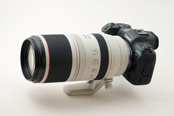 uRF100-500mm F4.5-7.1 L IS USMṽTCY93.8iőaj× 207.6ijmmŁAdʂ͖1370giOr܂܂/Or160gjBuEOS R5vƑgݍ킹Ă݂܂