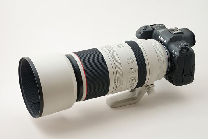 uRF100-500mm F4.5-7.1 L IS USMvɓ̃Yt[huET-83Fv𑕒C[W