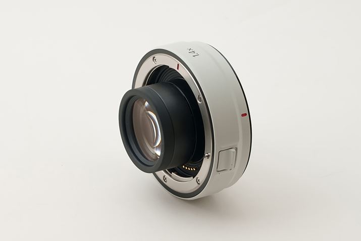 uEXTENDER RF1.4xvBœ_1.4{ɐL΂Ƃł܂AJil1iÂȂ܂