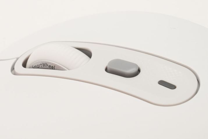 XN[zC[ɂ́uSmartWheelv̕󎚂ĂB1sƂ̃XN[ƍXN[ɐ؂ւ͕KvȂ