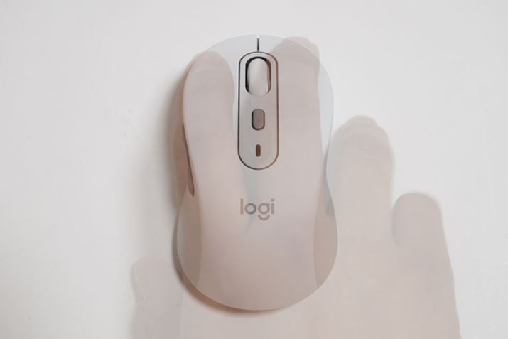 uM750vuM650vuM550ṽTCY͂ȊB}EXƂĂ͕ϓIȑ傫