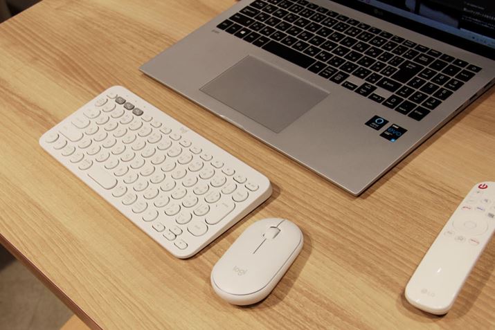 ̌ł̓L[{[hƃ}EXu32SQ780S-Wvсu32SQ730S-WvBluetoothŐڑBUSB Type-CŐڑm[gPCX[Yɑł