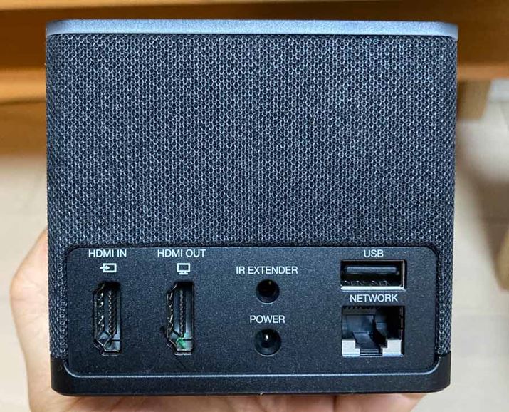 uFire TV Cubev3ヂf̔wʒ[qBHDMÍALLAN[qAUSB Type-A[qVڂꂽBUSB[q̓EFuJȂǂ̐ڑz肳Ă邻