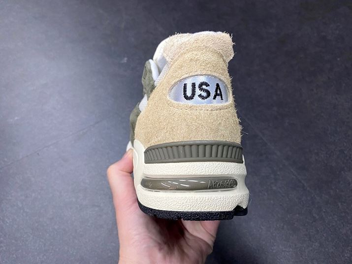 q[̃rWuuABZORBv̏㕔ɂ̓tN^[zAԂł̎FmہBȂ݂ɂɂAuUSAv̎hJI