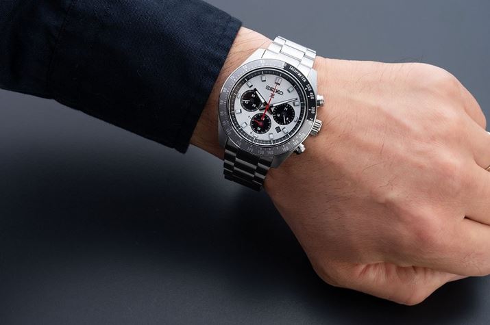 zCgՁiVo[Ă܂j̃p_uSBDL095v́A[VONmۂۂƂāAAObVuȎ茳o܂BȂAx[̓ubN×O[[RgXg䂦ɑ͍݊T߂ł