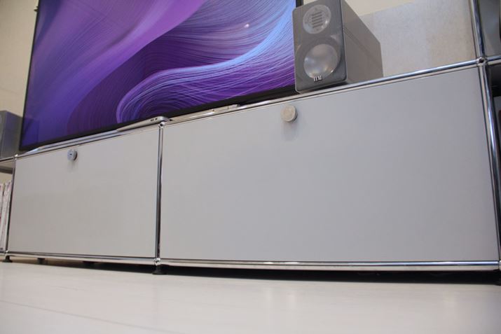 �Ƃ����킯�ŁuRX-A4A�v�̓��b�N�̒��Ɏ��[���Ă��܂��B����߂���Ԃł��A��{����ɂ͂Ȃ���肠��܂���B�C���e���A�ɂ������l�ɒm���Ă������������A�n�������ǂ��̂������𗧂g�����ł�