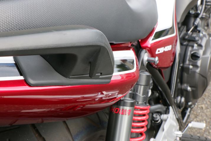 TXyṼ{gƃOuo[ɂ͓ˋN݂ĂAc[OȂǂŉו₷悤ɔzĂ