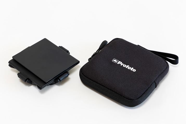 uClic o[hAv܂񂾏ԁBɃRpNgB̃TCY11.3ij×2.8ij×11.3ijcmŁAdʂ0.12kgBیP[XtB]i11,000~iōj