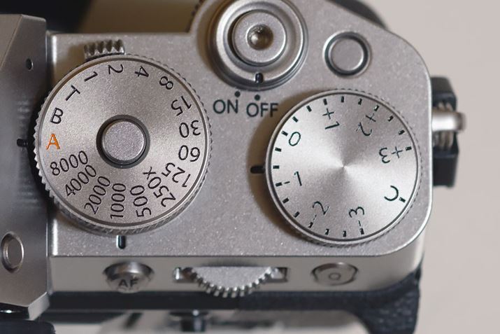 uX-TV[Yv̓`ƂAAiO̘Io␳_CB_Ča傫邱ƂŁAt@C_[`Ȃ̐ew₷Ƃ