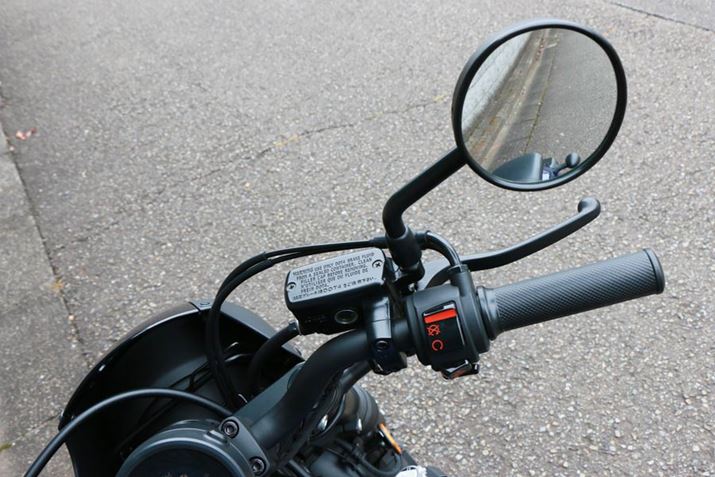 VvȃObvɁARpNgȊی^~[zu