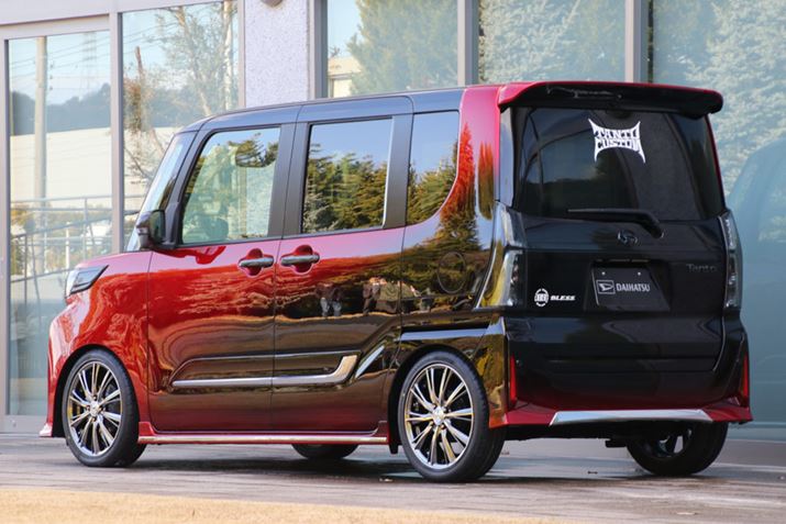 u^gJX^RedBlackṽAGNXeABJ[O̓`A[J[|i炵Aɔ˂Of[VȂǂƂĂꂢɎdグĂ