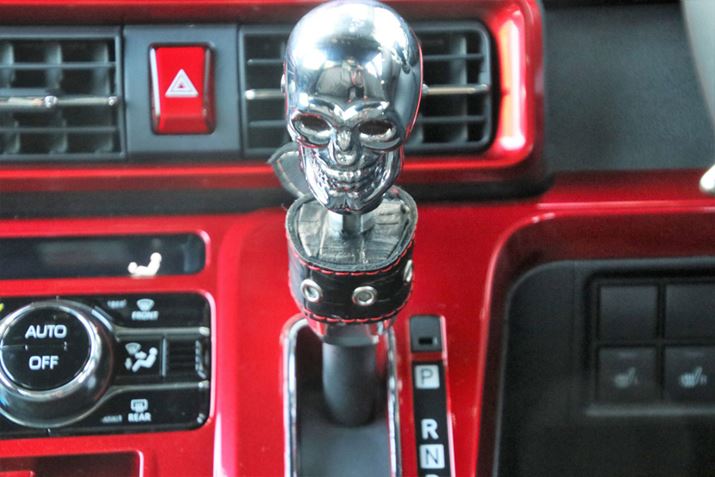 u^gJX^RedBlackv́ACeAȂd͋CoĂ