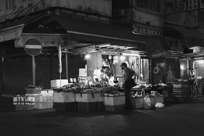 LUMIX S5IIALUMIX S 50mm F1.8AF5A1/400bAISO12800AWBFVAtHgX^CFL.mN[Di jBeʐ^i6000×4000A13.6MBj