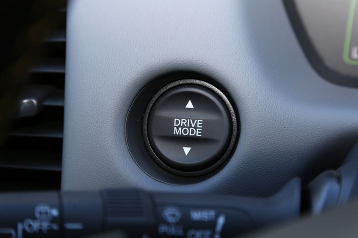 utBbg eFHEV RSvɂ́AuNORMALvuSPORTvuECONv3̃[h؂ւuhCu[hvXCb`pĂ