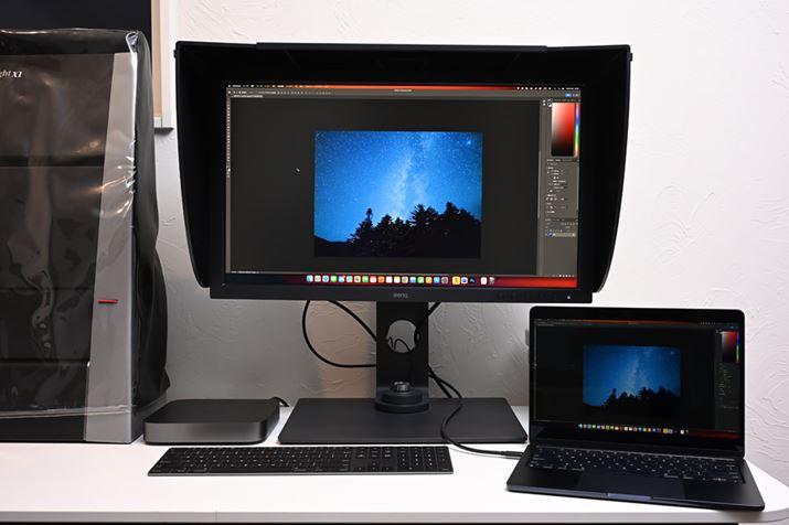 uSW321CvƓAAdobe RGB 99%/sRGBRec.709 100%Jo[27^fuSW271CvBDCI-P3Display P3̃Jo[95%Bʉ𑜓xi3840×2160jHDRΉiHDR10HLGjȂǂ̃XybŃuSW321CvƓB␳ZpڂĂ