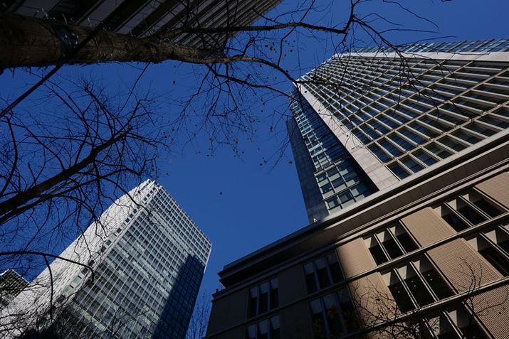 ؂Ƀsg킹ĎBeB}̃fBe[ׂȂƂ܂ŕ`ʂłĂ邤A摜ӂ̕`ʂ肵ĂLUMIX S5ALUMIX S 18mm F1.8AF1.8A1/3200bAISO100AWBFVAtHgX^CFBBbhBeʐ^i6000×4000A12.2MBj