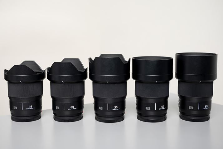 t[ȟ`̓YɂĈقȂĂBuLUMIX S 18mm F1.8vɂ͉Ԍ`t[ht