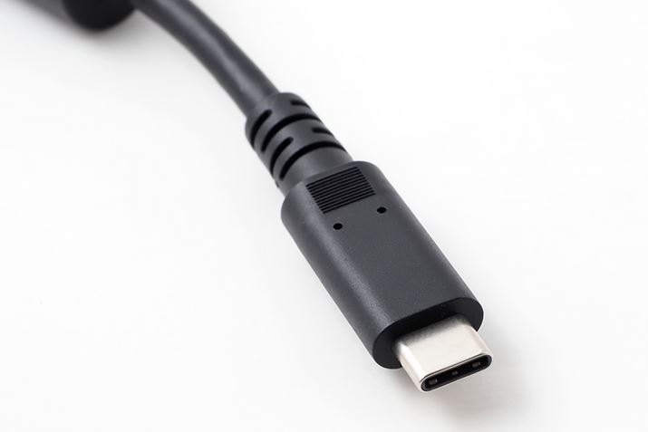 xmtCuX-H2v̕tUSBP[u̒[qłAdl͉\LĂ܂B\L̂ȂUSBP[u͒ȂĂ܂܂