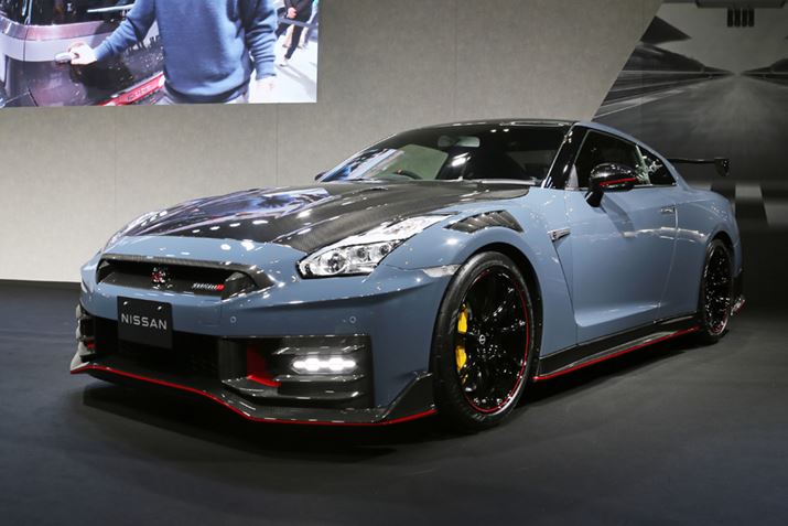 I[gT2023ŏIꂽAYuGT-Rv2024NfB摜́AʎdlԂ́uGT-R NISMO Special editionvŁAuGT-R NISMOvɑ΂ăsXgORbhANNVtgȂǂɏdʃoX̐xGWi̗pĂANAh{ꂽuNISMOpJ[{GWt[hiNACA_NgtjvȂǂʑĂ