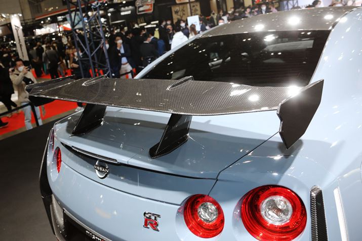 uGT-R NISMOvɂ́AXlbN`̃AEBO̗pĂ