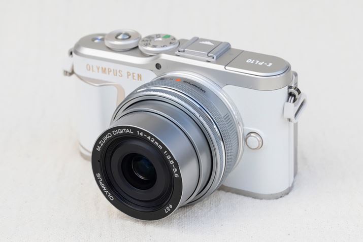 uM.ZUIKO DIGITAL ED 14-42mm F3.5-5.6 EZv͋NƁAY̑Oʂ̂܂܌Jo